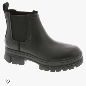 Ugg waterproof size 8 barely worn
